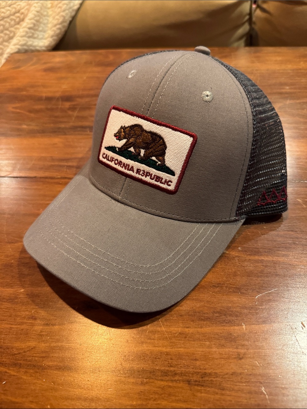 NWT California Flag Bear Baseball Cap Adjustable Mesh New